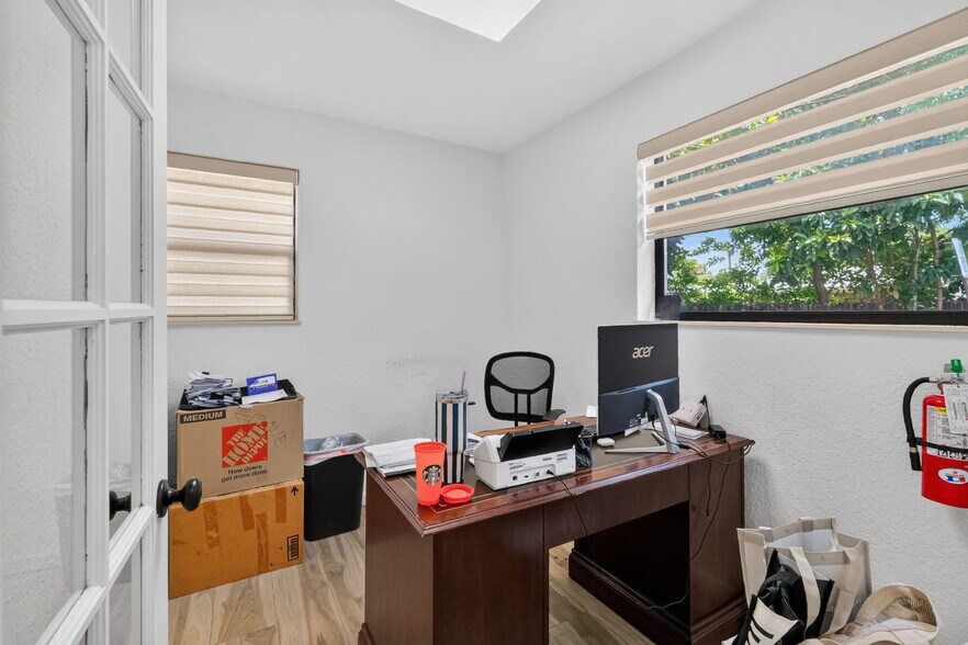 More Photos Of 16811 NE 6th Ave, Miami Office For Sale