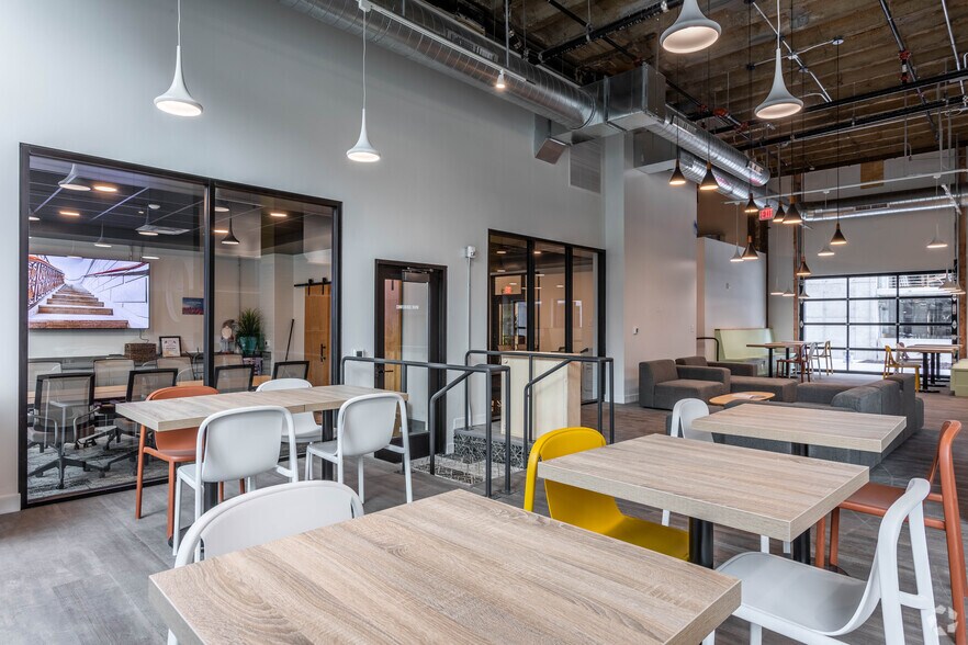 More Photos Of 366 E Broad St, Columbus Apartments For Lease