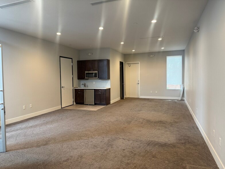 More Photos Of 7318 W Post Rd, Las Vegas Loft Creative Space For Sale