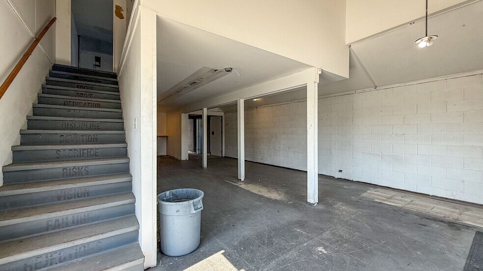 More Photos Of 431 Victoria St W, Kamloops Industrial For Lease