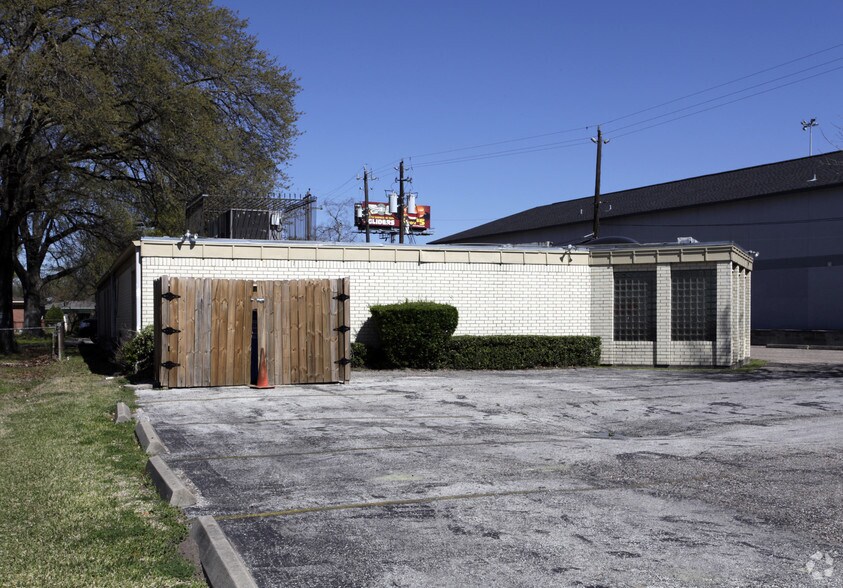 More Photos Of 110 W Rosamond St, Houston Office For Sale