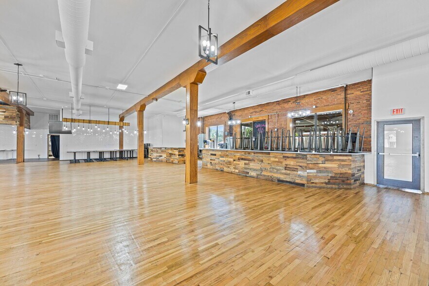 More Photos Of 415 W Madison Ave, Iola Restaurant For Sale