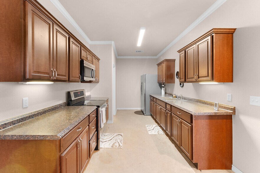 More Photos Of 11900 FM 1392, Terrell Warehouse For Lease