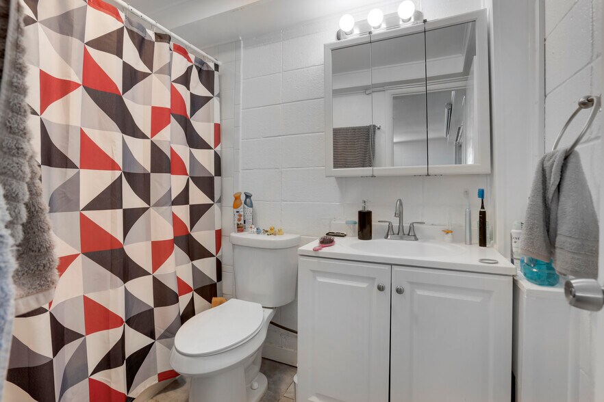 More Photos Of 1045 Balsam St, Lakewood Apartments For Sale