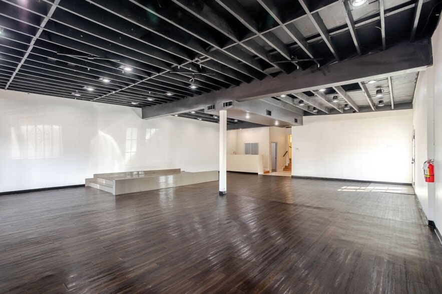 More Photos Of 3912 Eagle Rock Blvd, Los Angeles Office For Lease