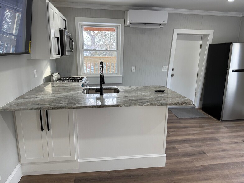 More Photos Of 212 Warren St, Beverly Apartments For Sale