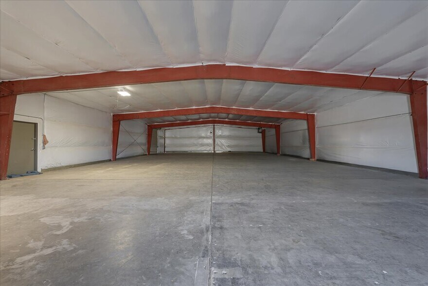 More Photos Of 6288 Curtis Pl, California City Warehouse For Sale