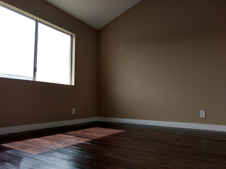 More Photos Of 16015 Halldale Ave, Gardena Multifamily For Sale