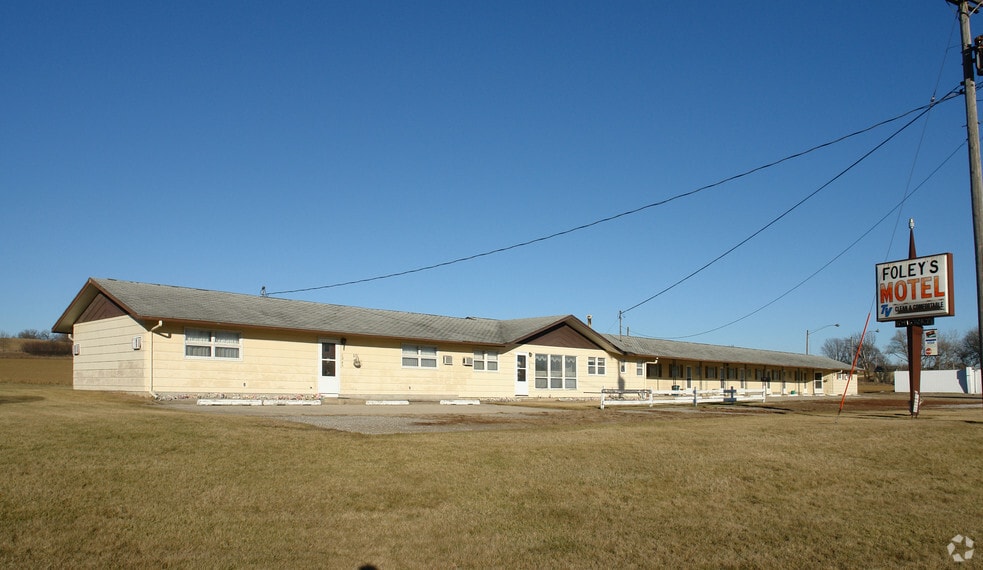More Photos Of 1209 5th St, Tama Hotel For Sale