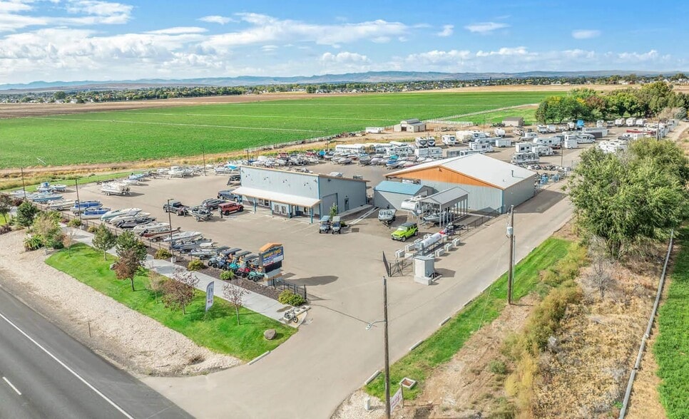 More Photos Of 8797 S Meridian Rd, Meridian Showroom For Sale