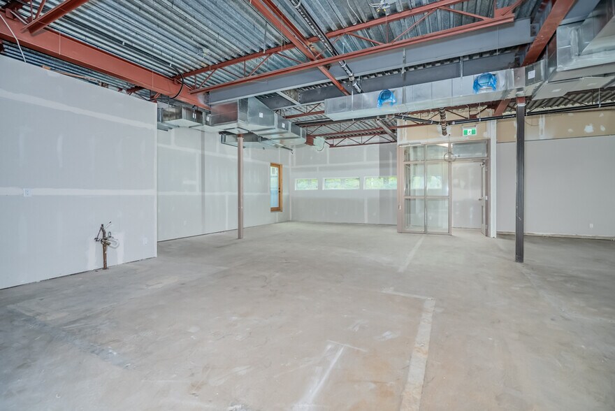 More Photos Of 3455 Victoria Dr, Vancouver Office For Lease