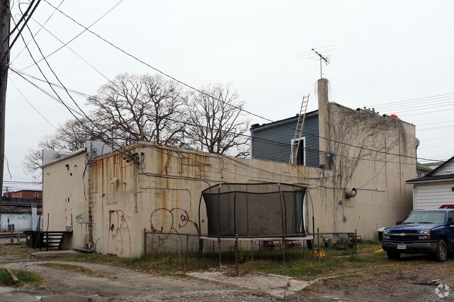 More Photos Of 409 Eastern, Essex Restaurant For Sale