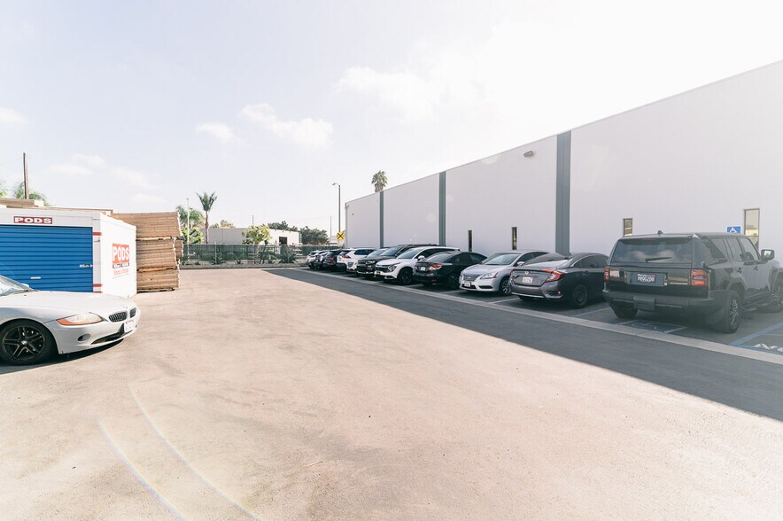 More Photos Of 19010 S Alameda St, Rancho Dominguez Distribution For Lease