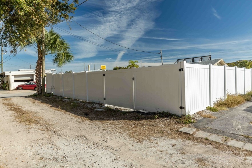 More Photos Of 4498 49th St N, Saint Petersburg Office For Sale