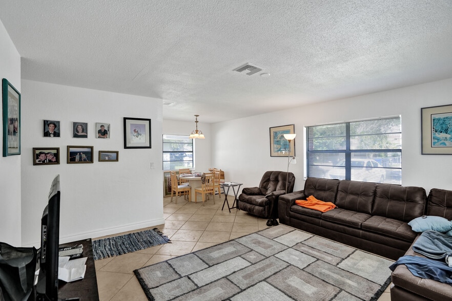 More Photos Of 5706-5708 Lincoln St, Hollywood Multifamily For Sale