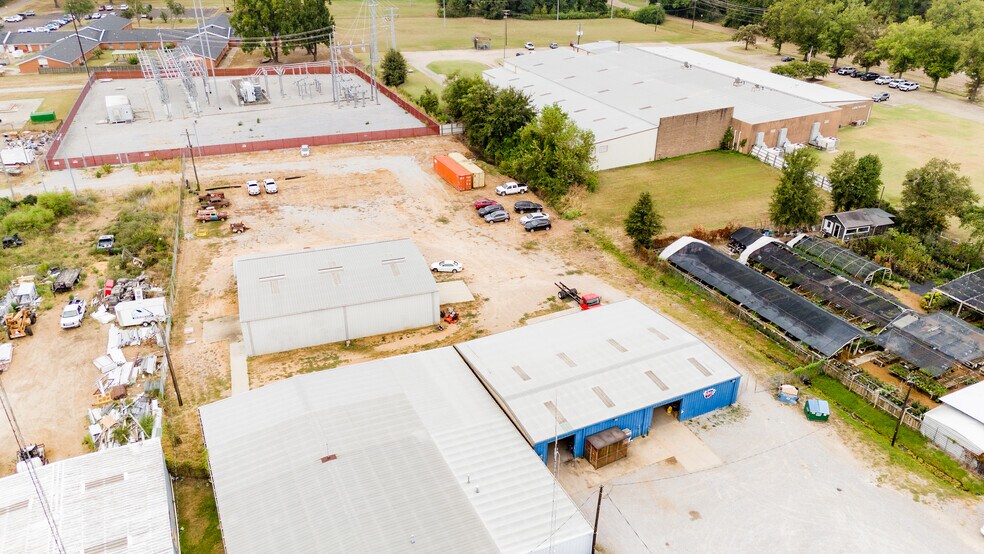 More Photos Of 1607 US-82, Greenwood General Retail For Sale