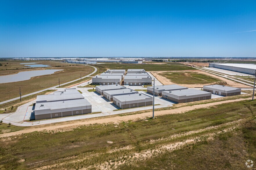 More Photos Of 2701 Twinwood Pky, Brookshire Distribution For Sale