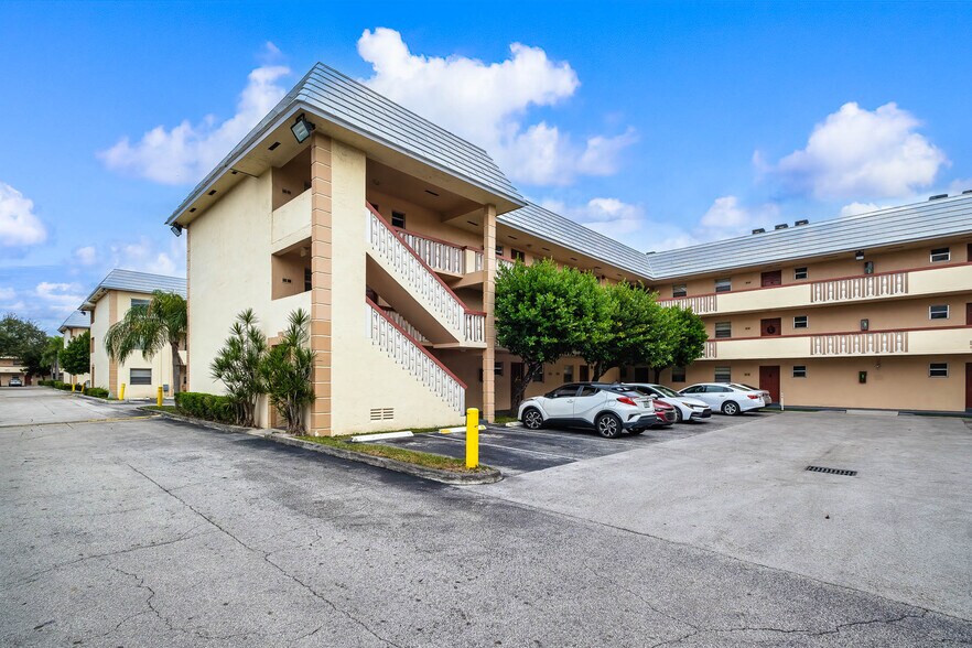 More Photos Of 8951 Sunset Dr, Miami Apartments For Sale