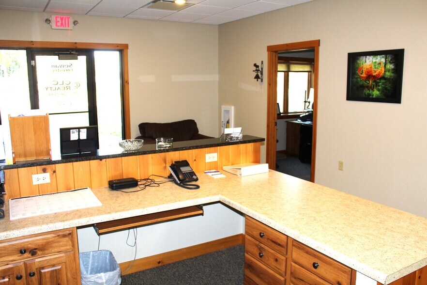 More Photos Of 9559 Bolger Lake Rd, Minocqua Office For Sale