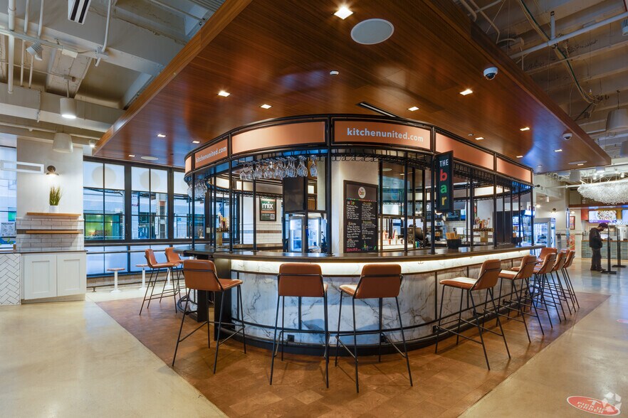 More Photos Of 205 W Wacker Dr, Chicago Office For Sale