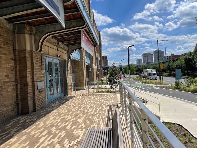 More Photos Of 3-7 N Christopher Columbus Blvd, Philadelphia Loft Creative Space For Lease