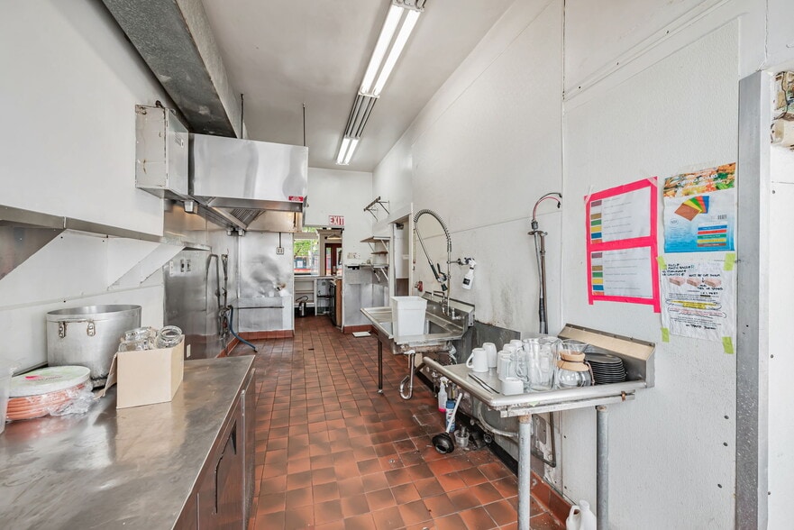 More Photos Of 408-412 Cortland Ave, San Francisco Storefront Retail Residential For Lease