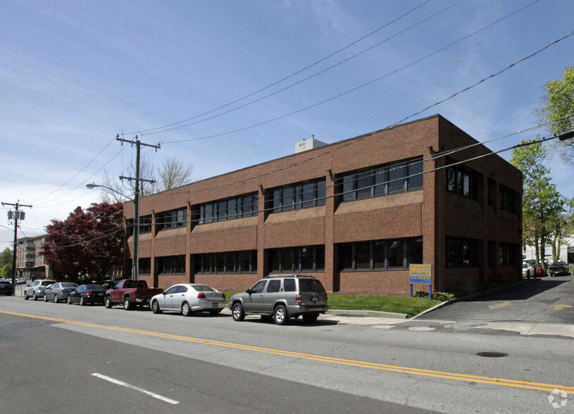 Primary Photo Of 80 Mill River St, Stamford Medical For Lease