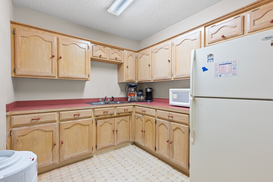 More Photos Of 5408 Wesley St, Greenville Freestanding For Sale