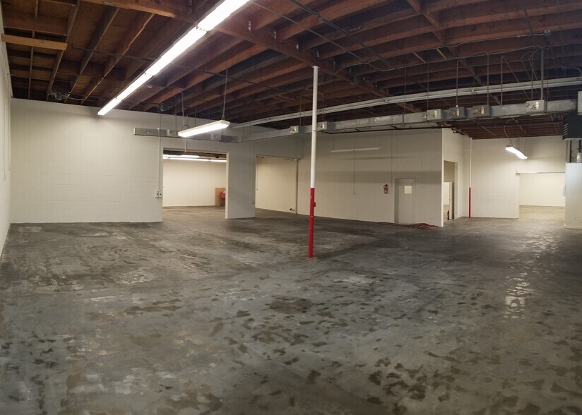 More Photos Of 22924-22926 Mariposa Ave, Torrance Distribution For Lease