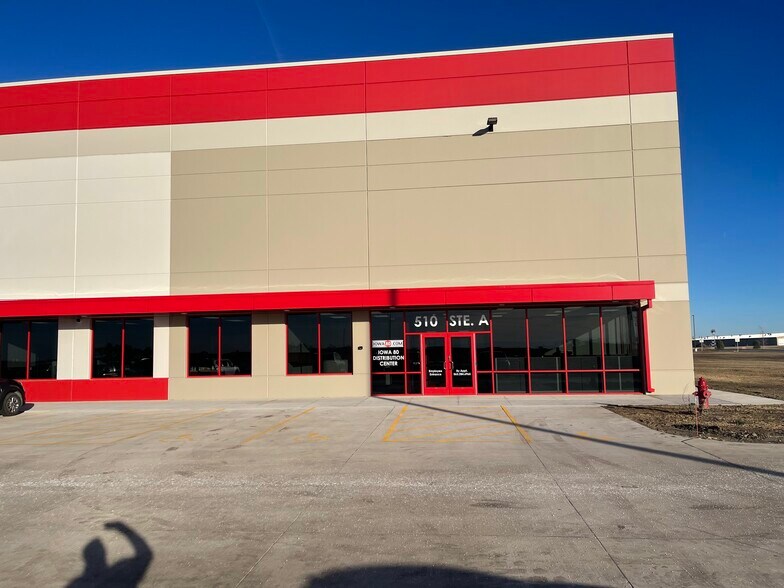 More Photos Of 510 Sterling Dr, Walcott Light Manufacturing For Lease