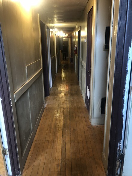 More Photos Of 901 W 4th St, Erie Hotel For Sale