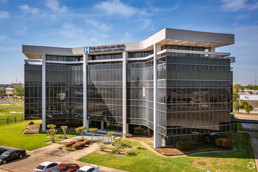 Primary Photo Of 6100 Corporate Dr, Houston Medical For Sale