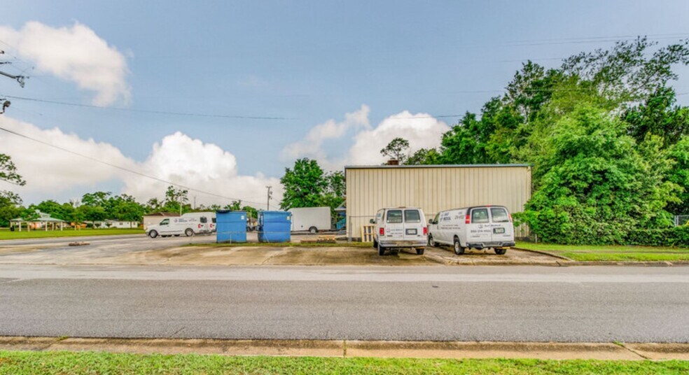 More Photos Of 3103 N 12th Ave, Pensacola Office For Sale