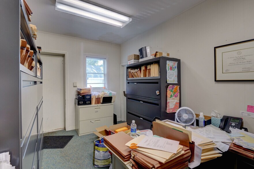 More Photos Of 14 S 5th Ave, Wilmington Office For Sale