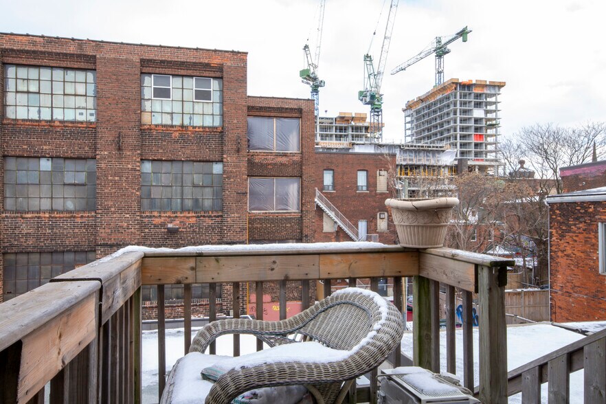 More Photos Of 138 James St N, Hamilton Storefront Retail Residential For Lease