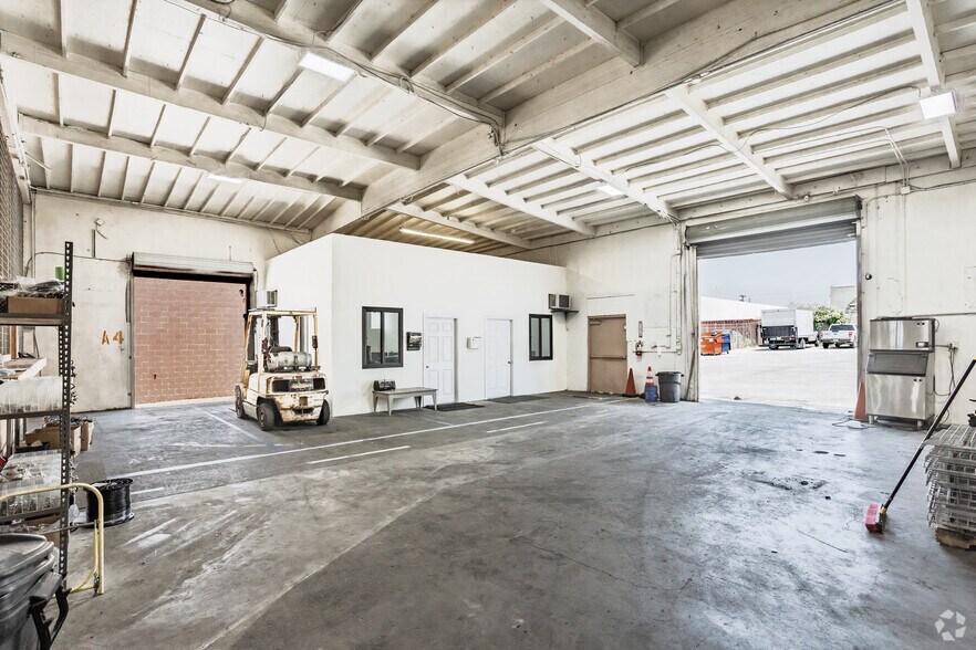 More Photos Of 1429 W 130th St, Gardena Warehouse For Lease