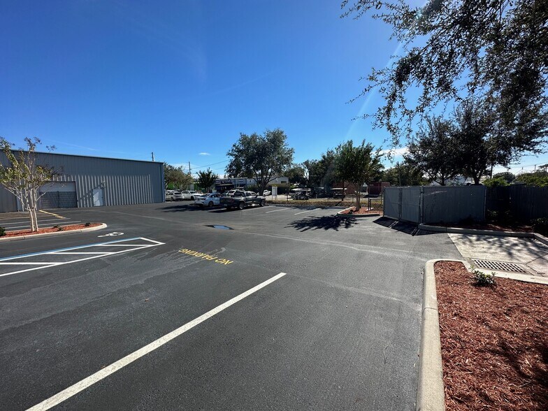 More Photos Of 6679 Treeland Ave, Largo Warehouse For Lease