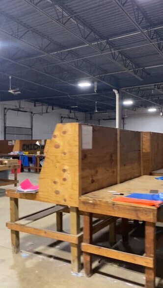 Primary Photo Of 461 Park Ave, Lake Villa Warehouse For Lease