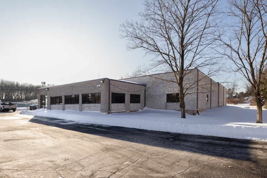Primary Photo Of 151 Strong Rd, South Windsor Service For Sale
