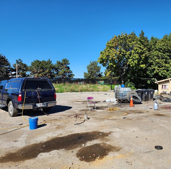 More Photos Of 8424 Goreway Dr, Brampton Office For Sale