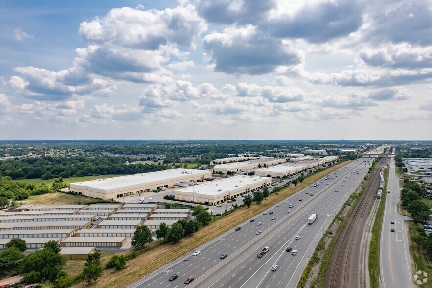 More Photos Of 10846-10890 Strang Line Rd, Lenexa Warehouse For Lease