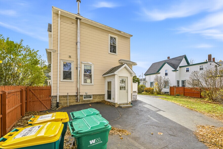 More Photos Of 51 Chestnut St, Rochester Apartments For Sale