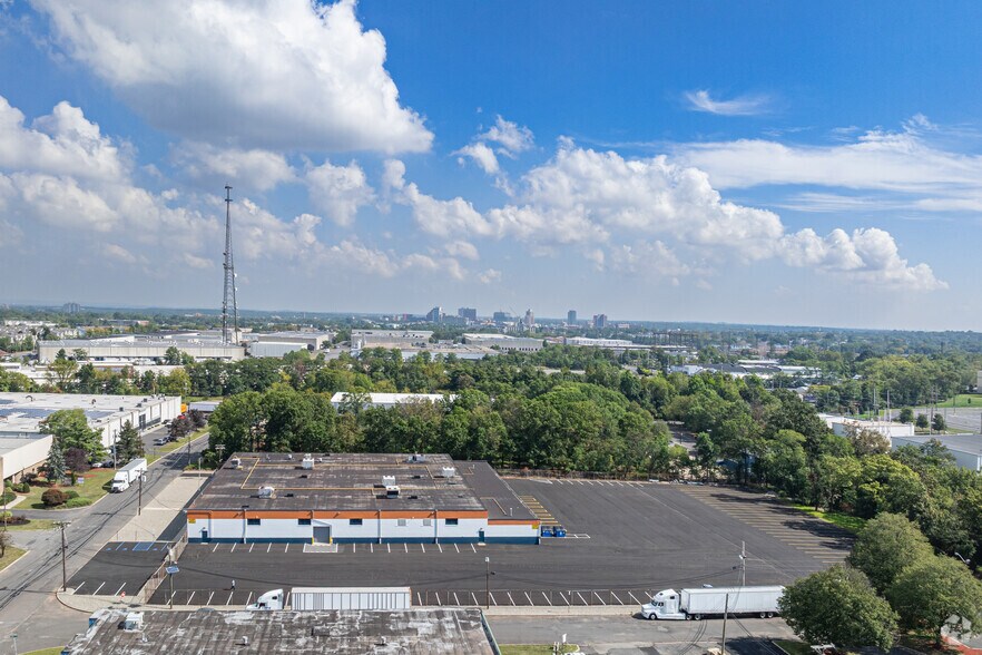 More Photos Of 14 Home News Row, New Brunswick Warehouse For Lease