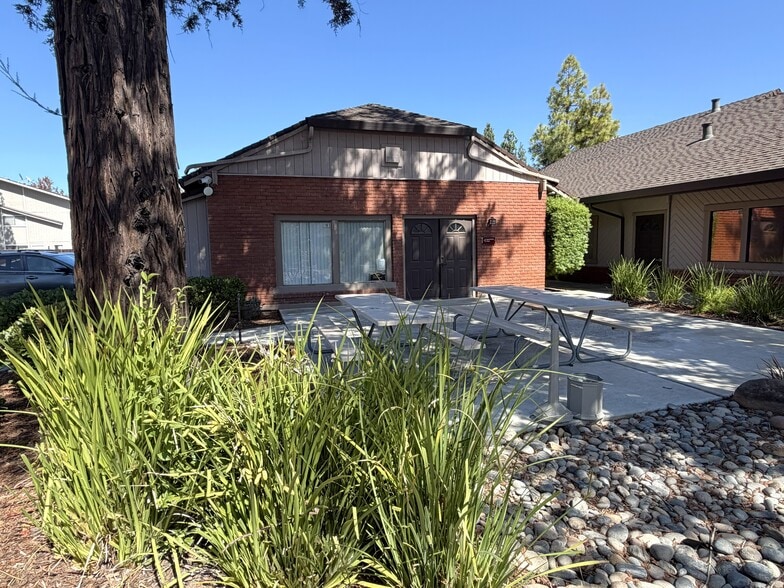 More Photos Of 10011 N Foothill Blvd, Cupertino Medical For Sale