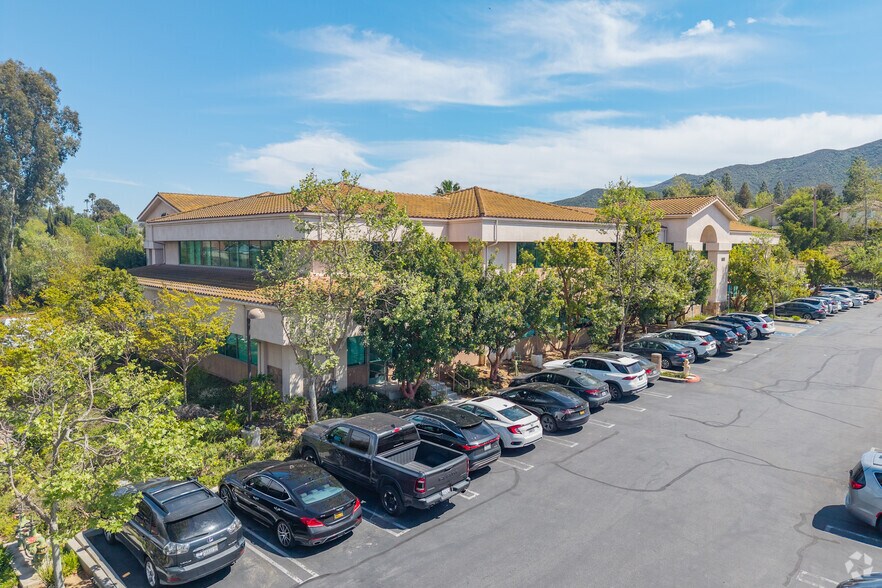More Photos Of 1000 Newbury Rd, Thousand Oaks Medical For Lease