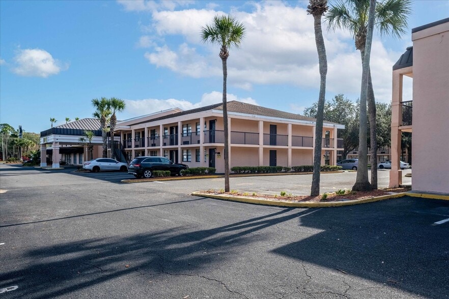 More Photos Of 510 Lane Ave S, Jacksonville Hotel For Sale