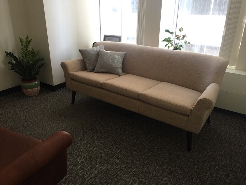 More Photos Of 123 Edward St, Toronto Medical For Lease