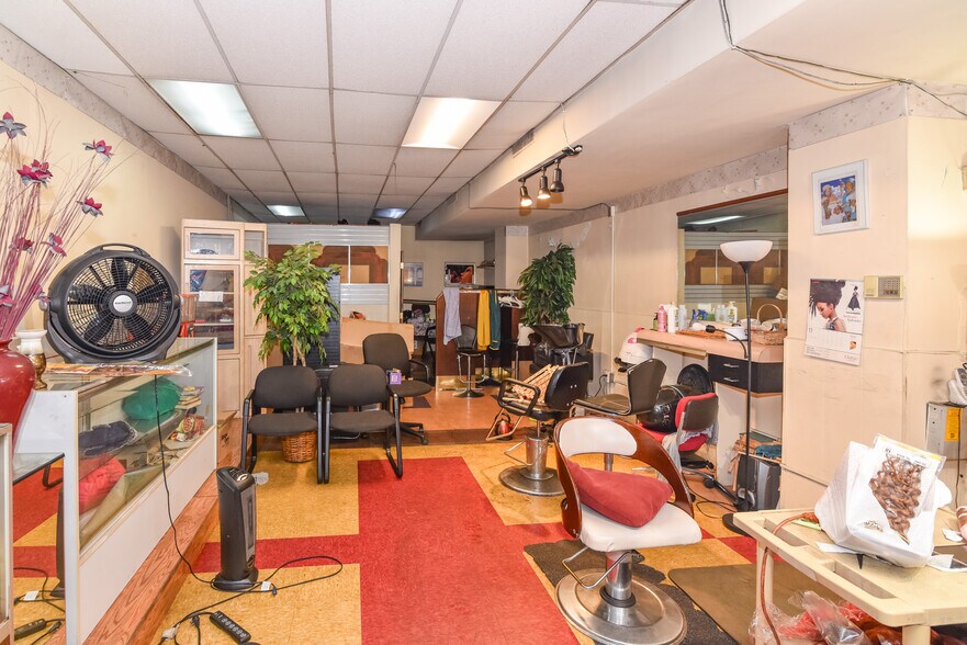 More Photos Of 5900 York Rd, Baltimore Storefront Retail Office For Sale