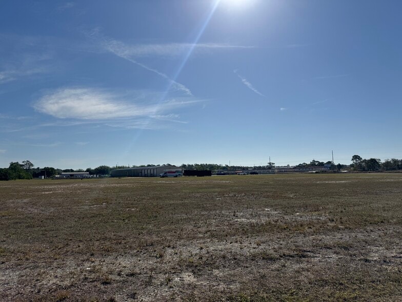 More Photos Of 7990 Associate Boulevard, Sebring Land For Lease