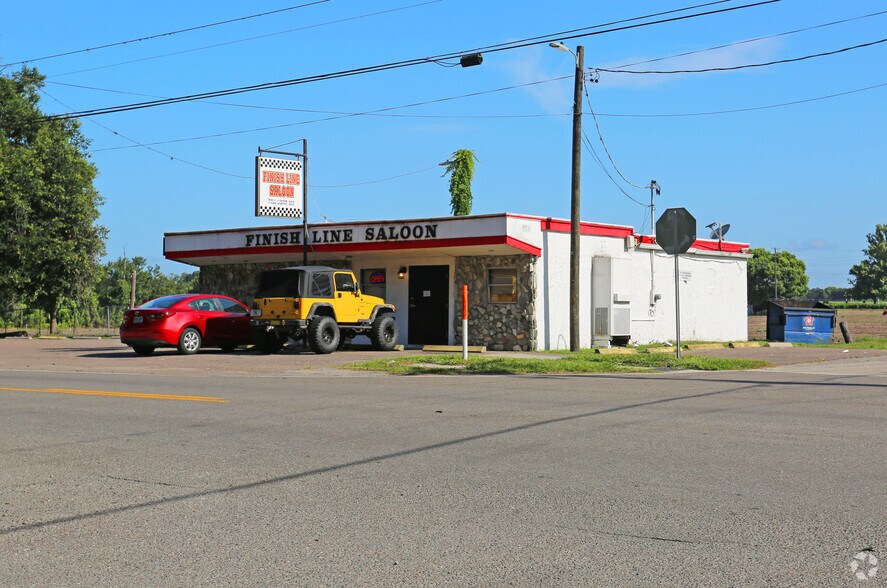 Primary Photo Of 5402 W US Highway 92, Plant City Bar For Sale
